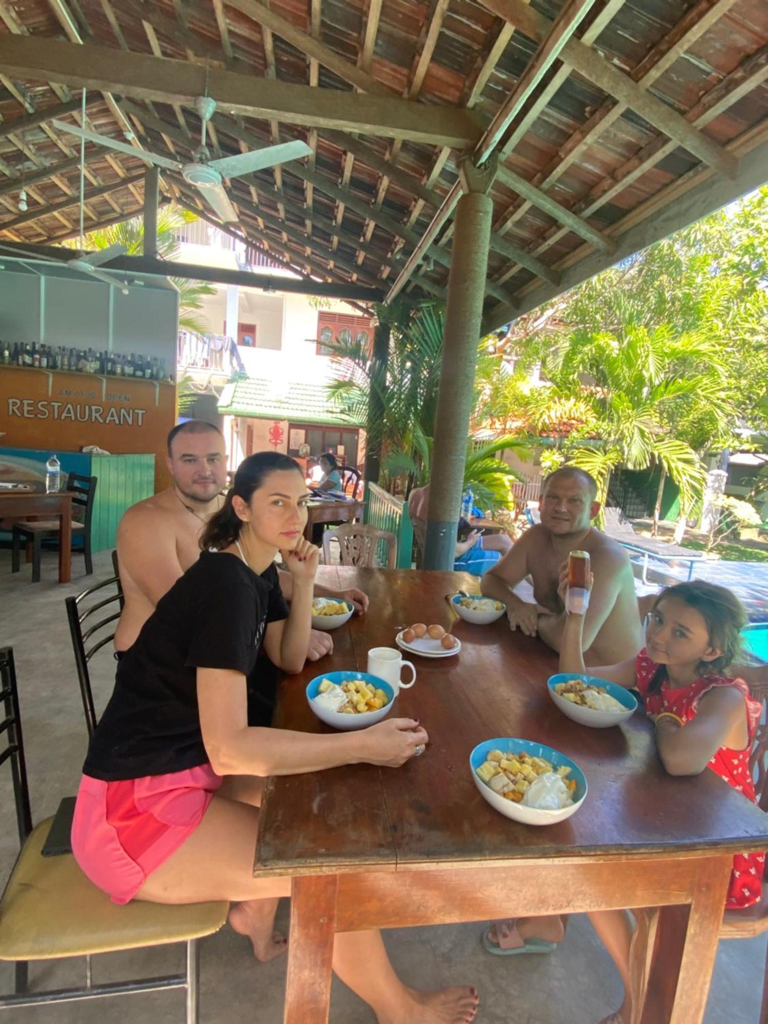 אונה ואטונה Damith Guest House מראה חיצוני תמונה
