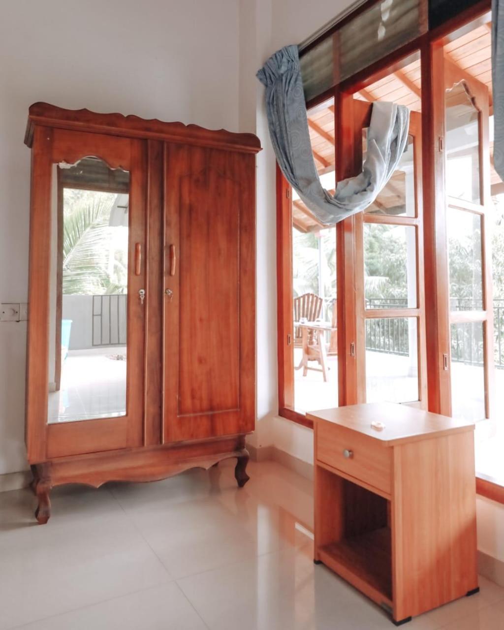 אונה ואטונה Damith Guest House חדר תמונה