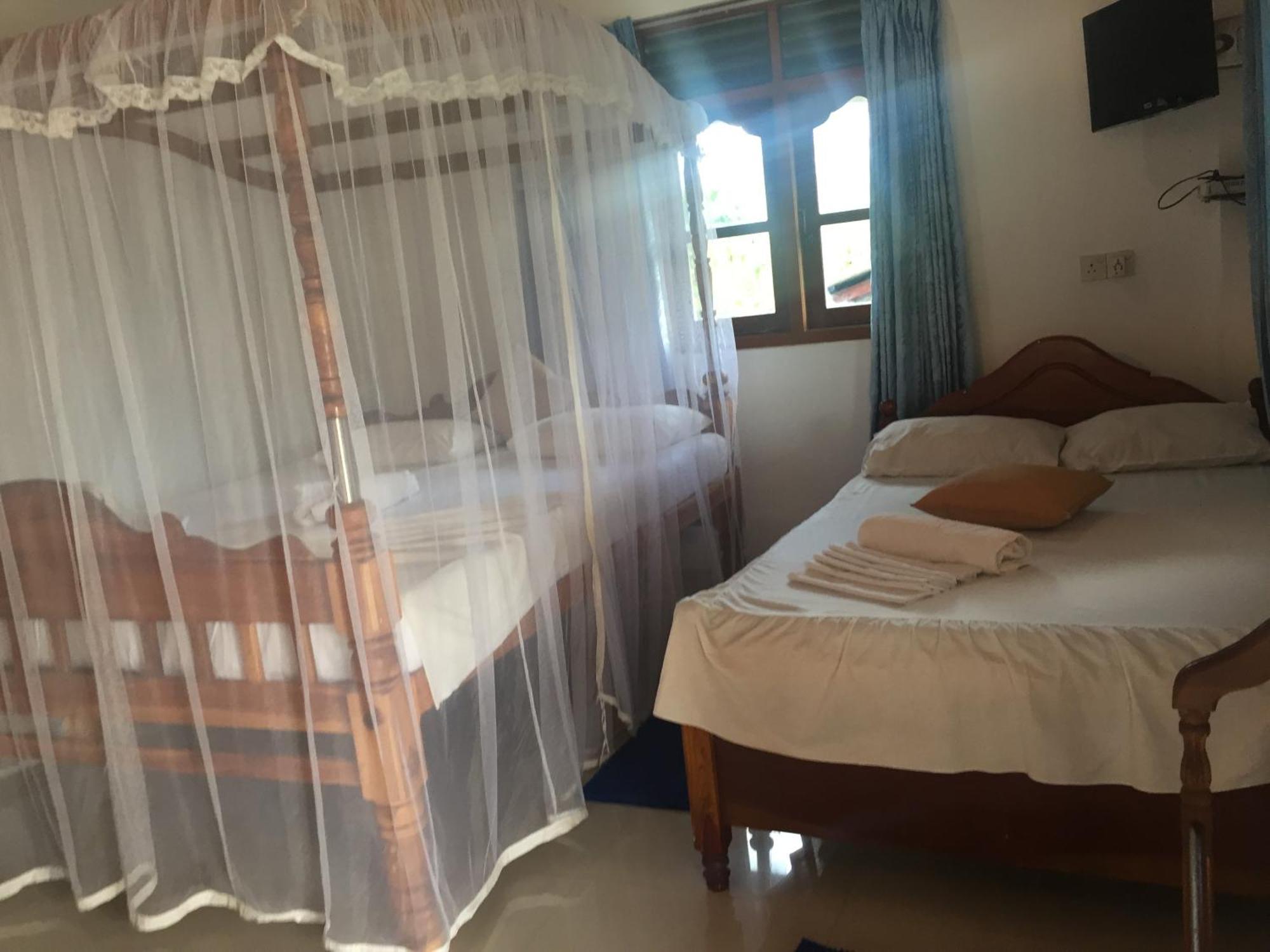 אונה ואטונה Damith Guest House מראה חיצוני תמונה