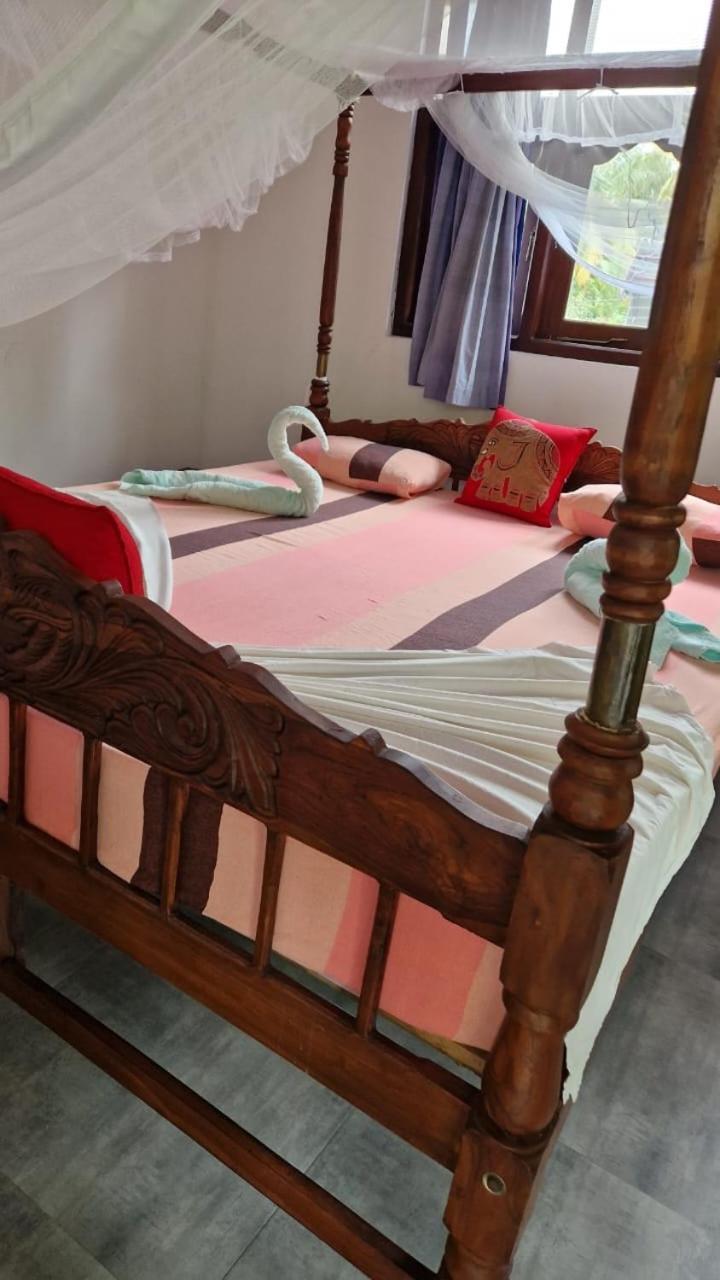 אונה ואטונה Damith Guest House מראה חיצוני תמונה