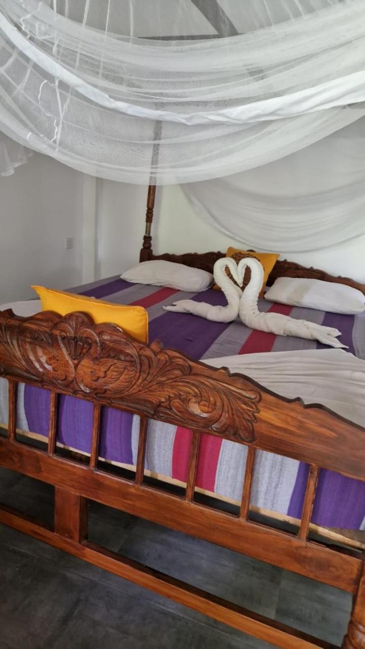 אונה ואטונה Damith Guest House מראה חיצוני תמונה