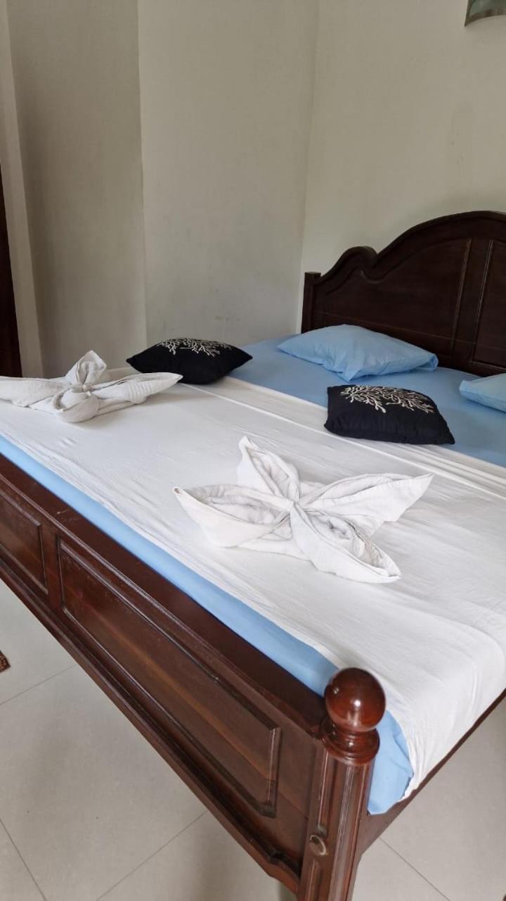 אונה ואטונה Damith Guest House מראה חיצוני תמונה