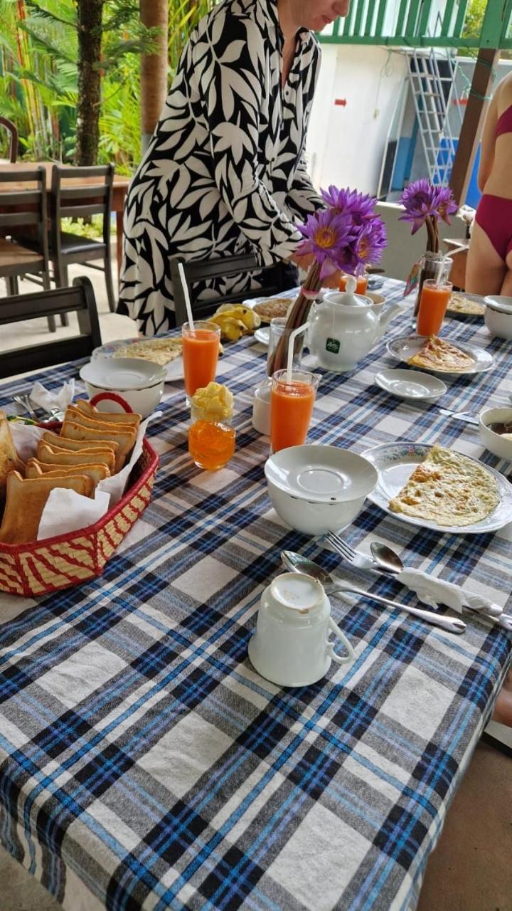 אונה ואטונה Damith Guest House מראה חיצוני תמונה