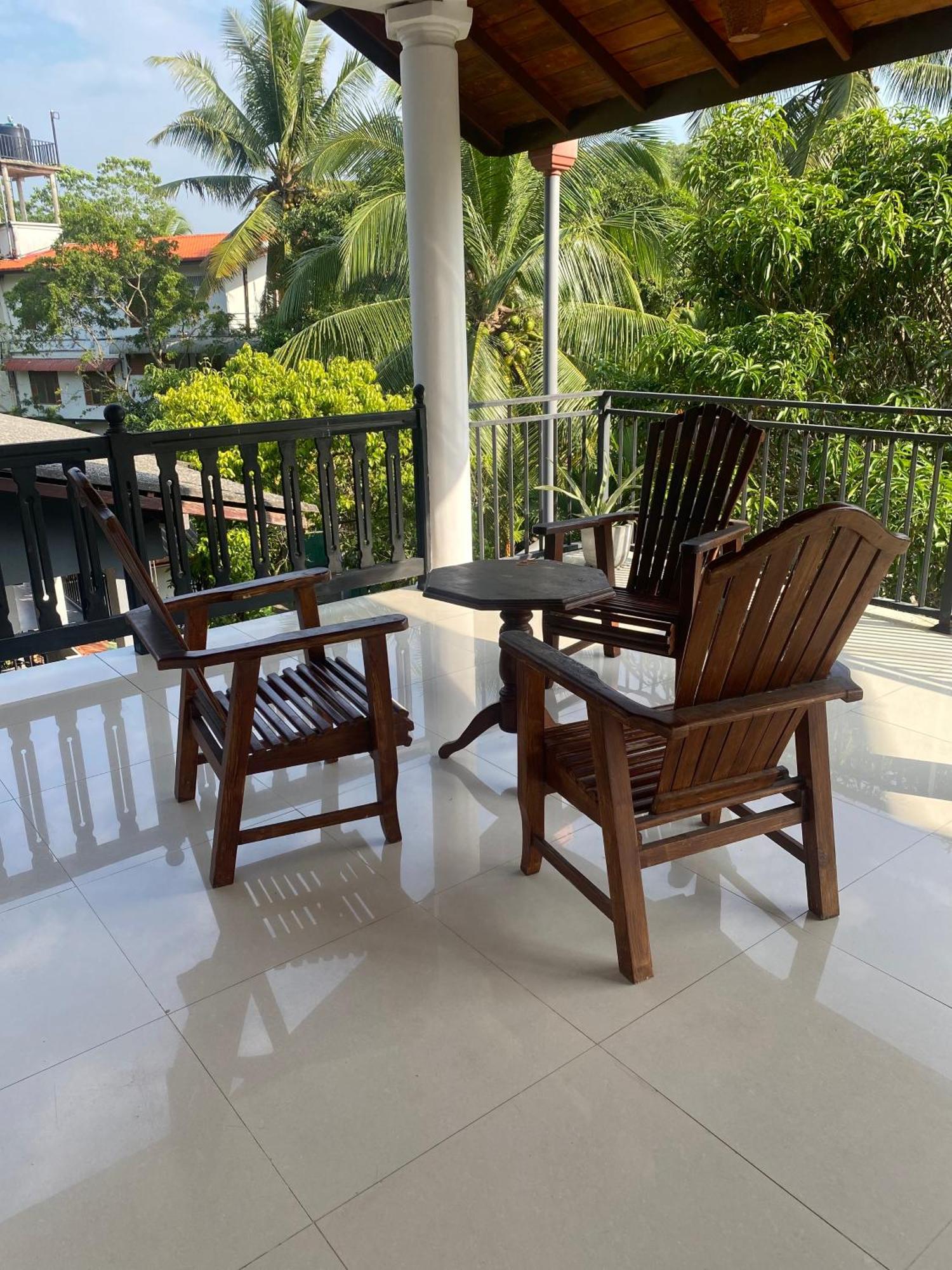 אונה ואטונה Damith Guest House מראה חיצוני תמונה