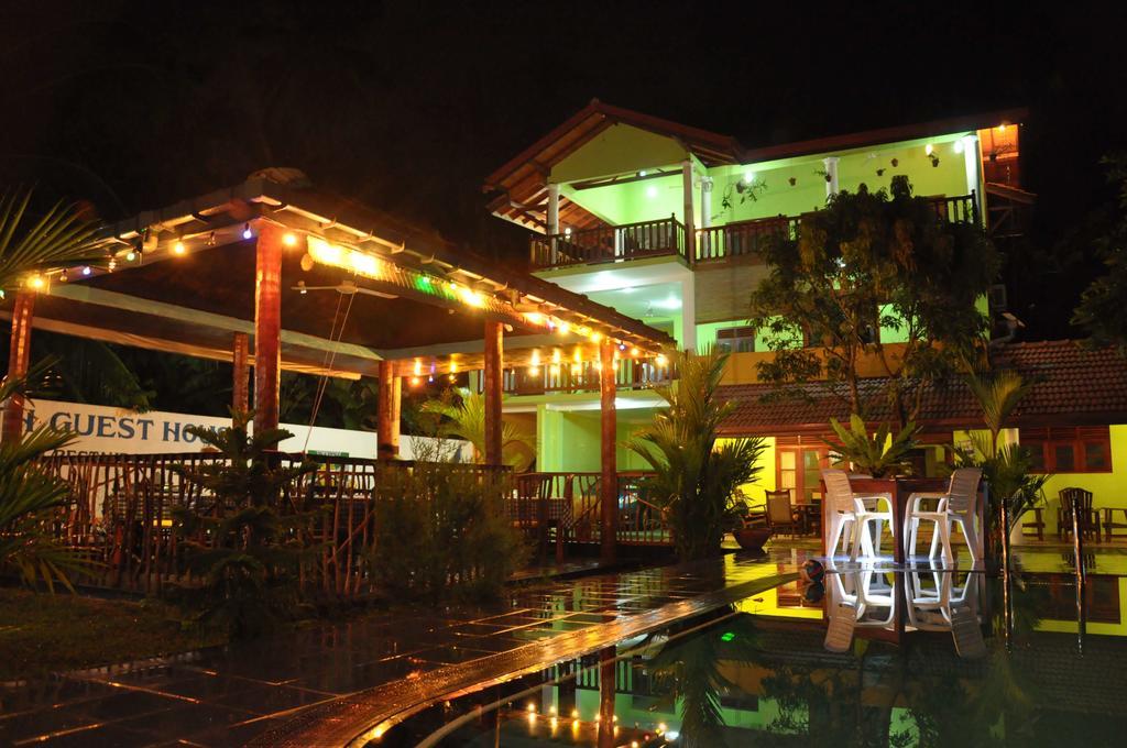 אונה ואטונה Damith Guest House מראה חיצוני תמונה