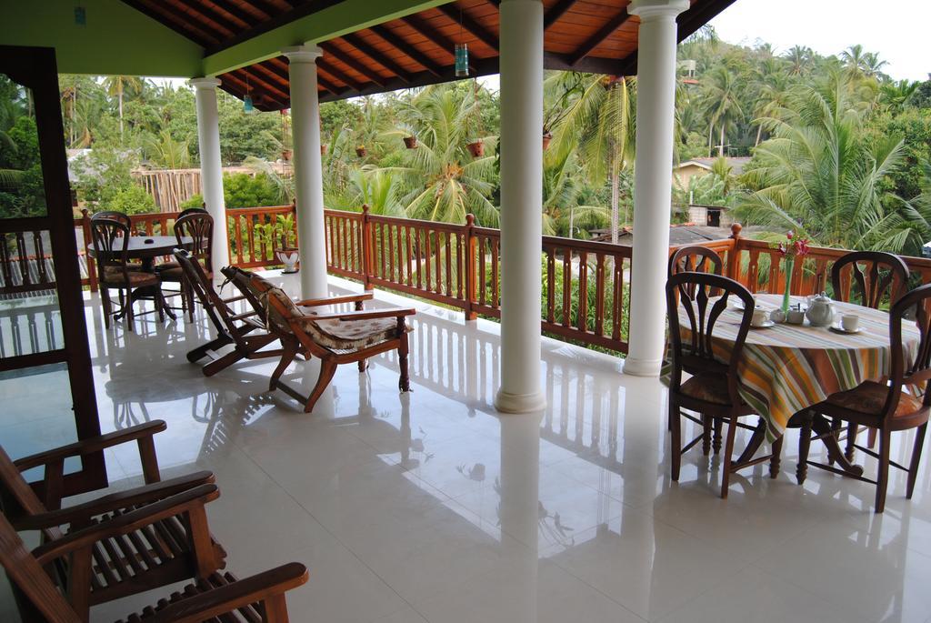 אונה ואטונה Damith Guest House מראה חיצוני תמונה