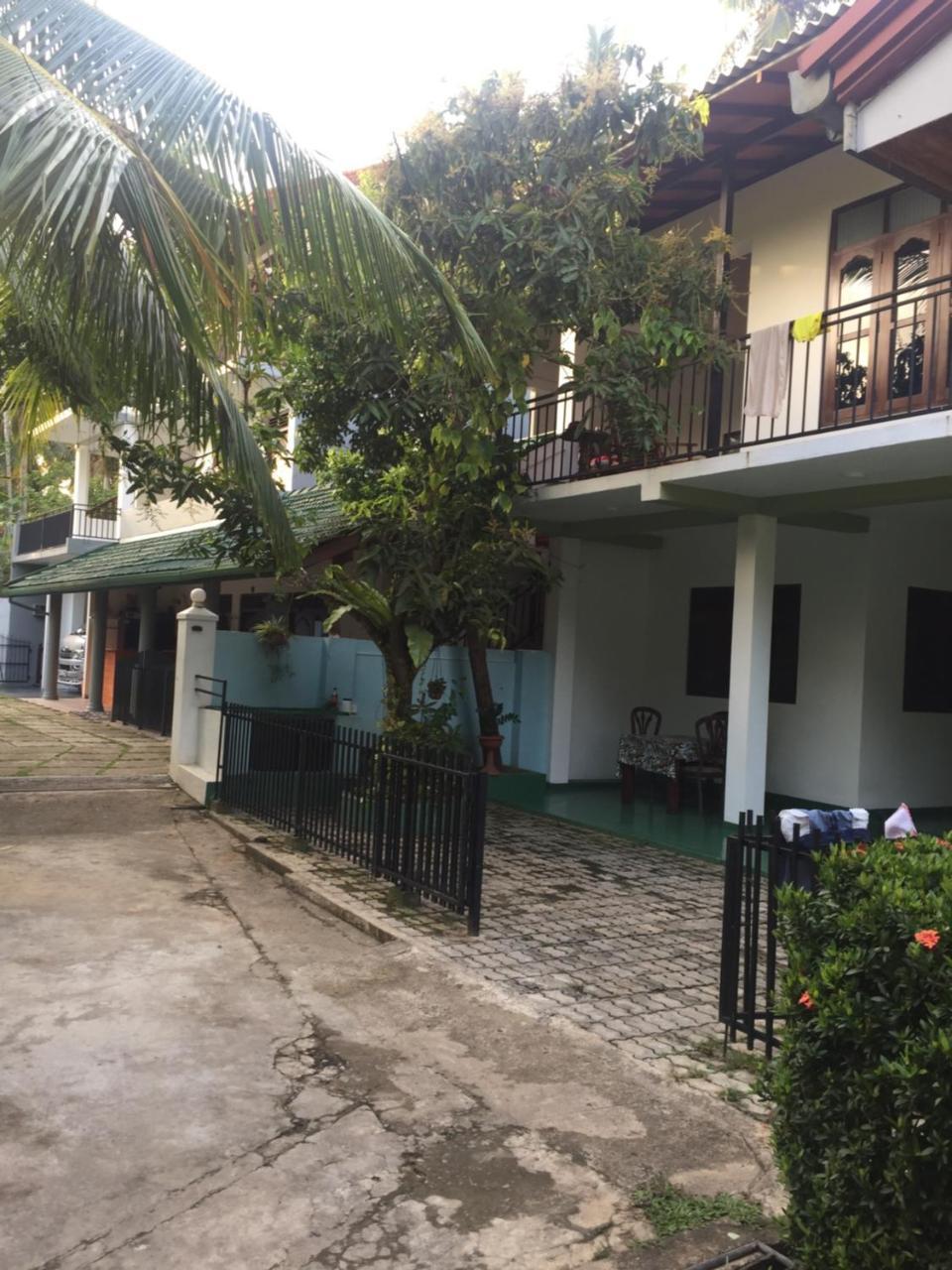 אונה ואטונה Damith Guest House מראה חיצוני תמונה