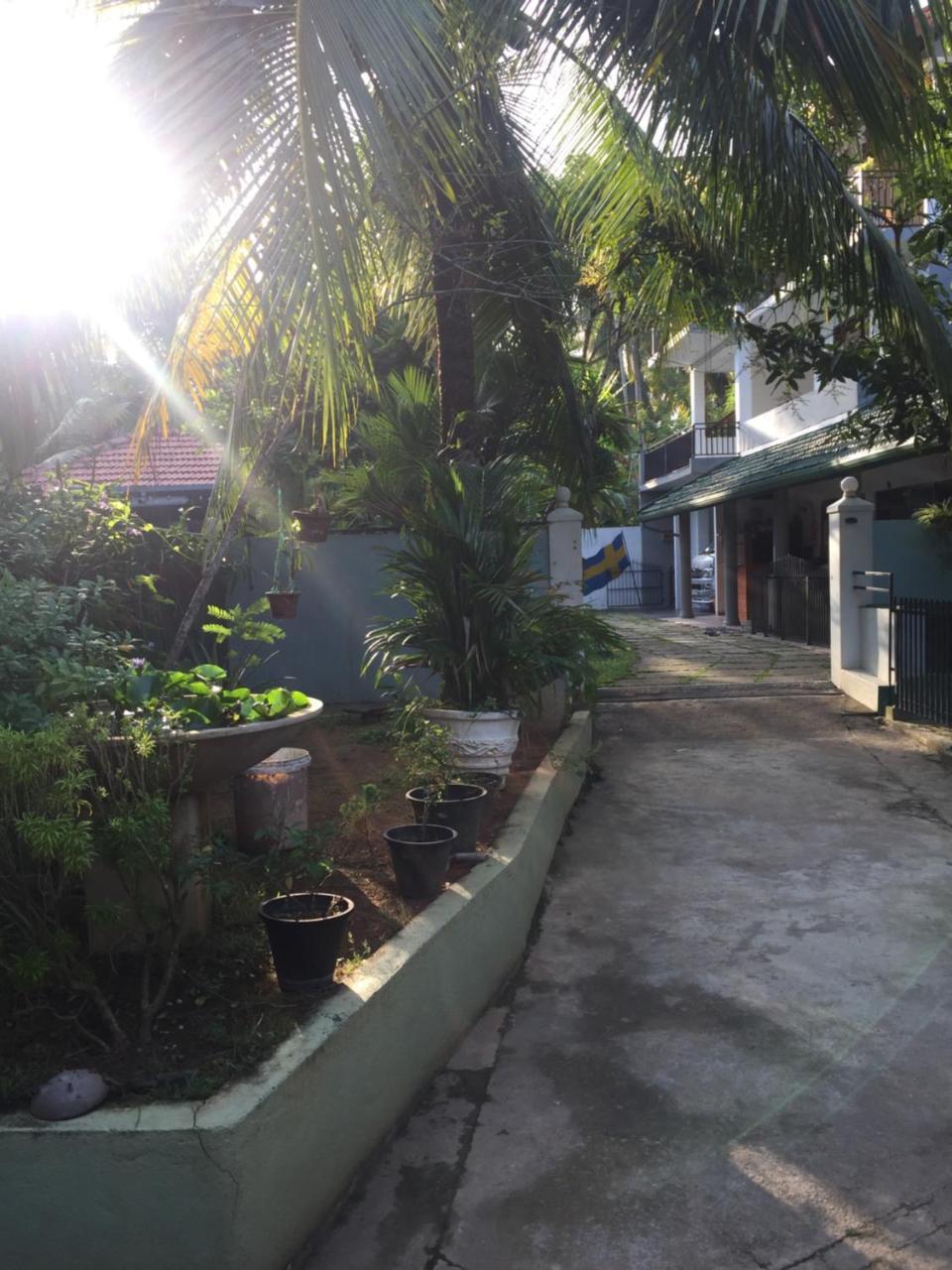 אונה ואטונה Damith Guest House מראה חיצוני תמונה